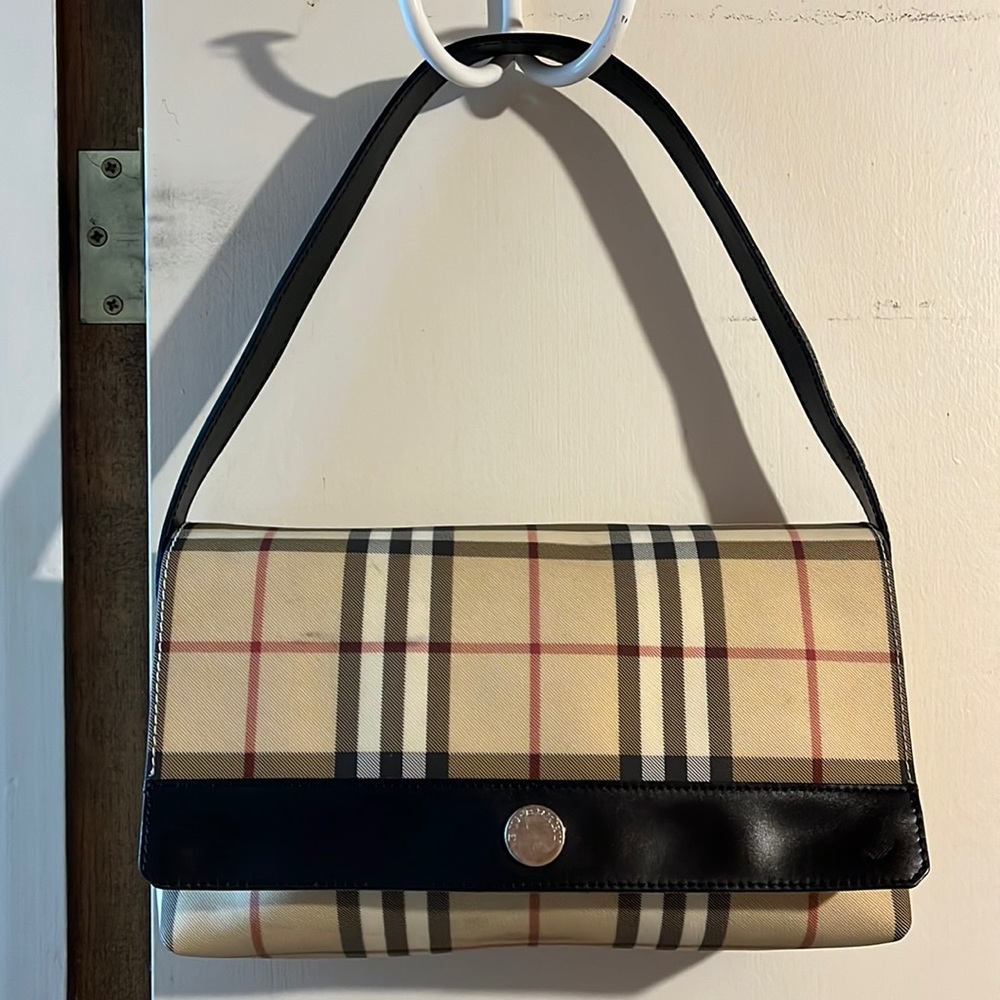 Vintage Original Pattern Burberry shoulder purse.